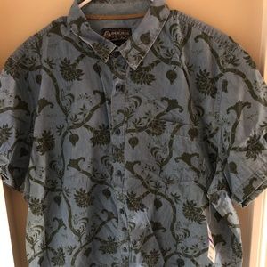 Short Sleeve Shirt with a Beautiful Pattern